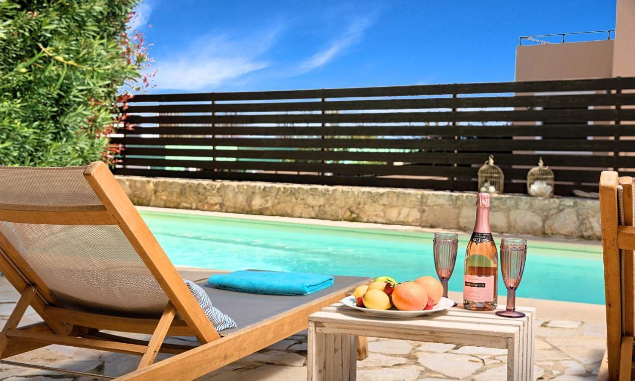 Apple Villas Mouríon Eksteriør bilde